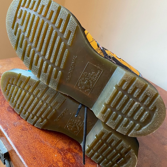 Doc Martens 
Cartoon Network Boots - Picture 5 of 8